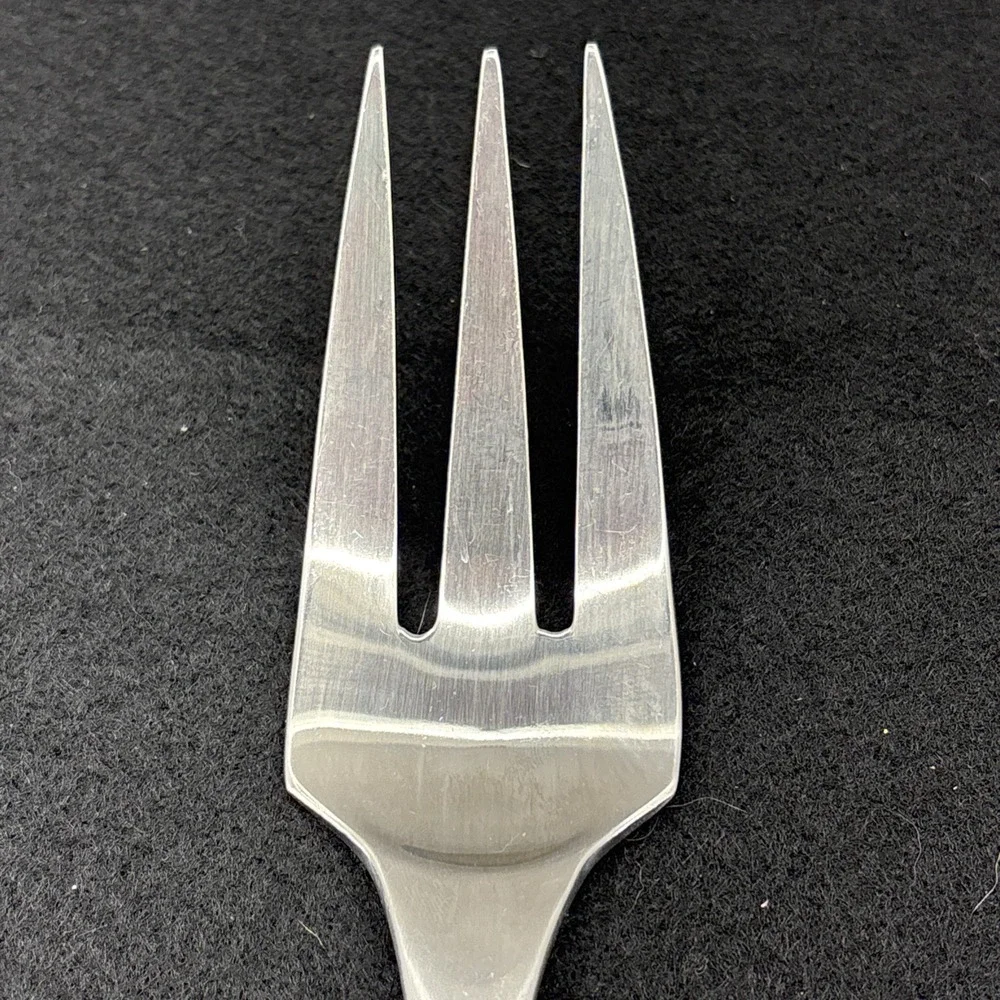 Towle Supreme Cutlery Satin 18/8 Stainless Steel 3 Prong Serving Fork KOREA